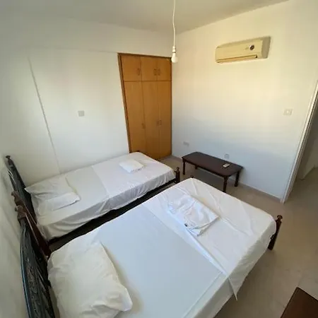 Apartamento Marios & Chris Construction 71 *